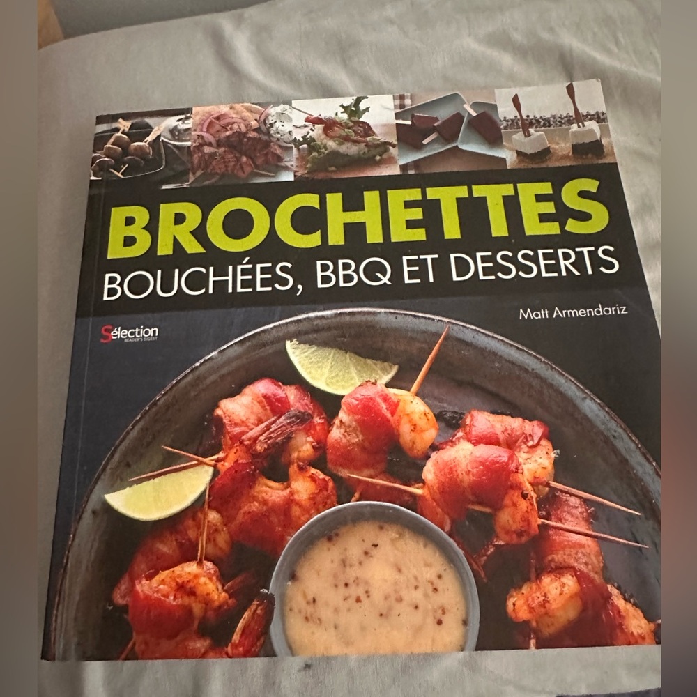 Brochettes Cookbook - Red and Black